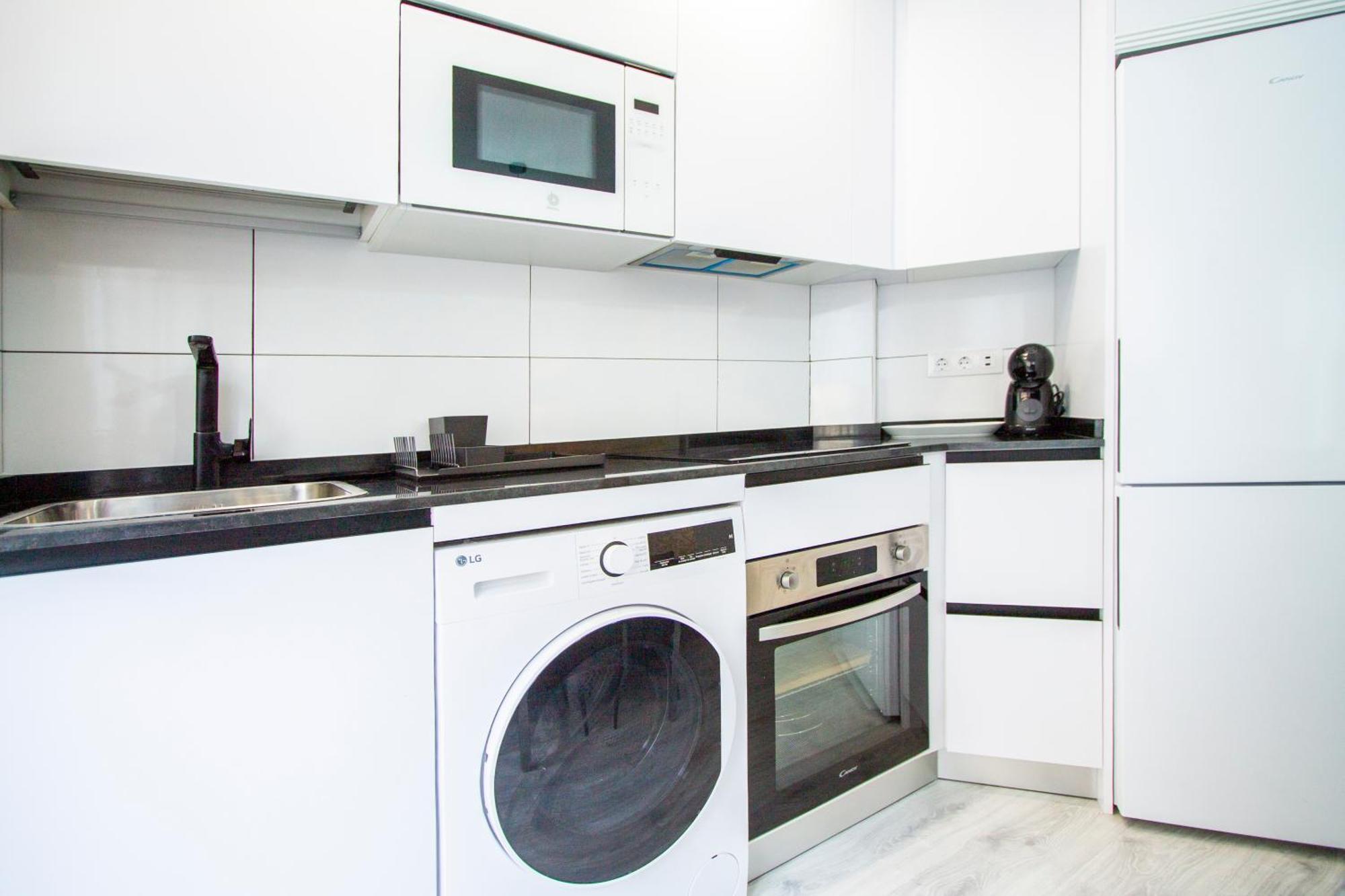 Apartamentos Cuatro Caminos Madrid Ngoại thất bức ảnh